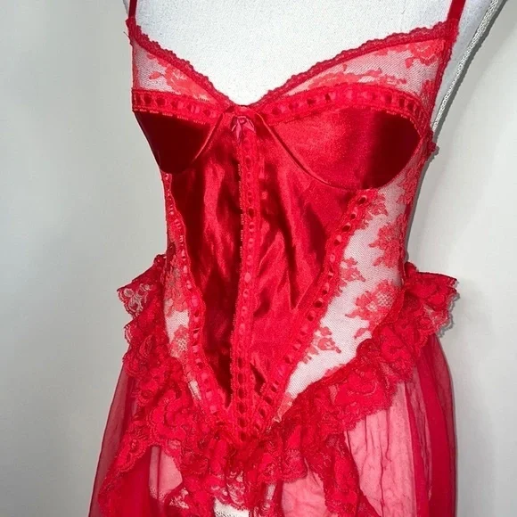 Vintage Vampy Sultry Slip